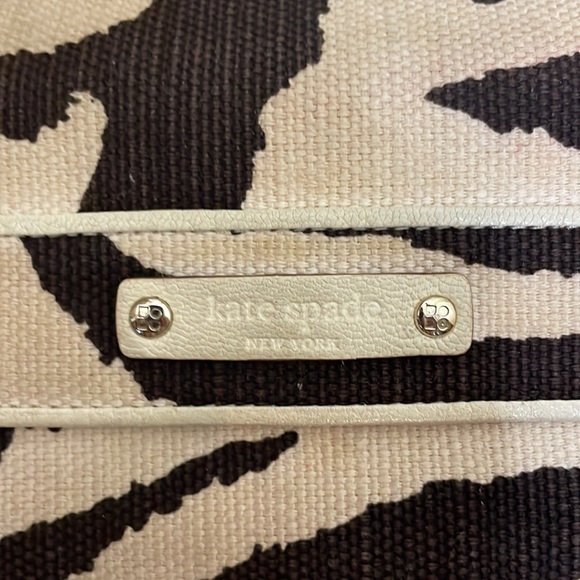 Kate Spade ♠️ wallet. - Picture 2 of 10